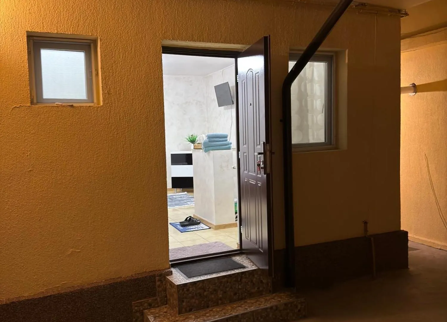 Home Efrem location