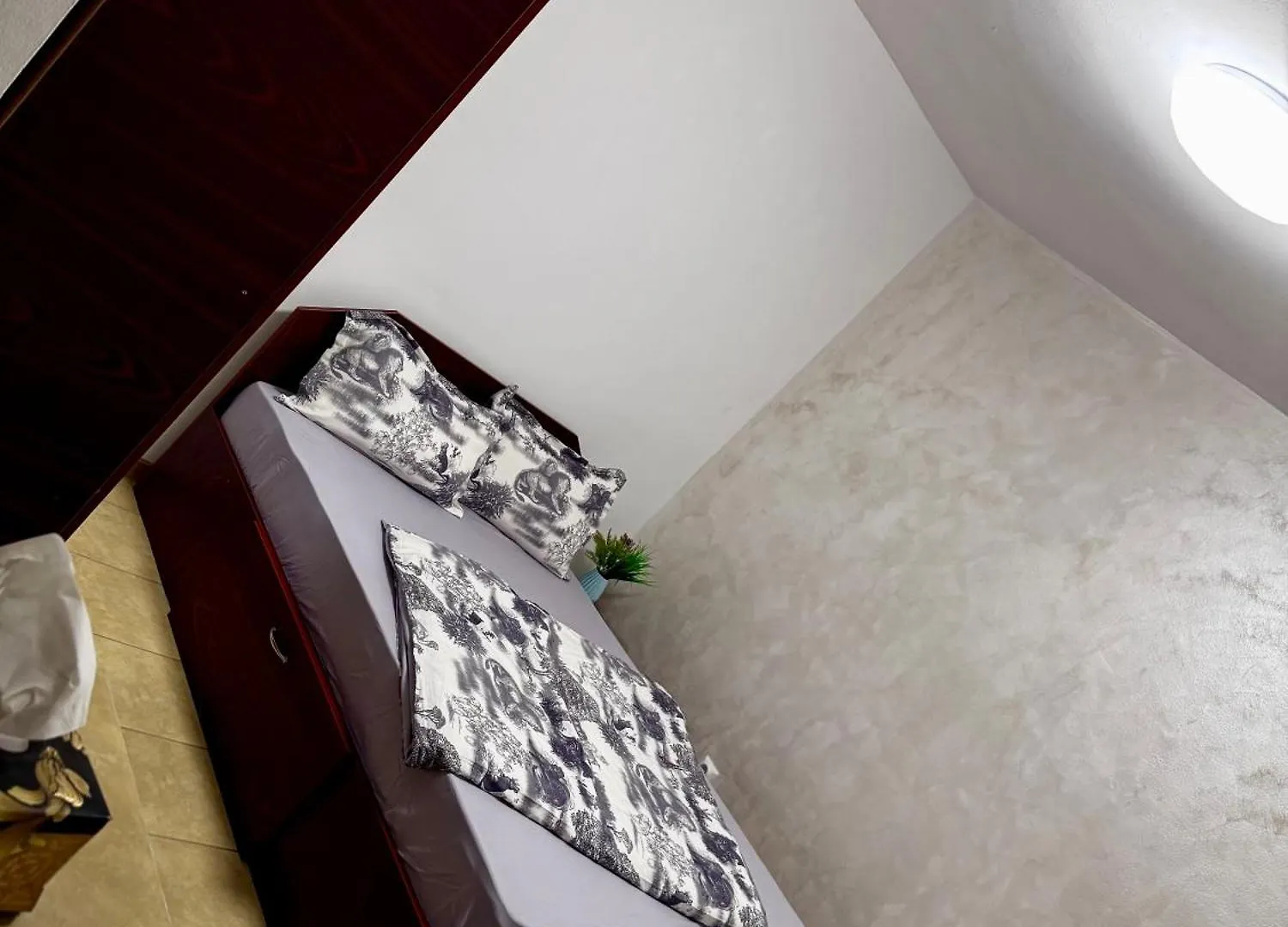 Guest house Home Efrem Bucharest