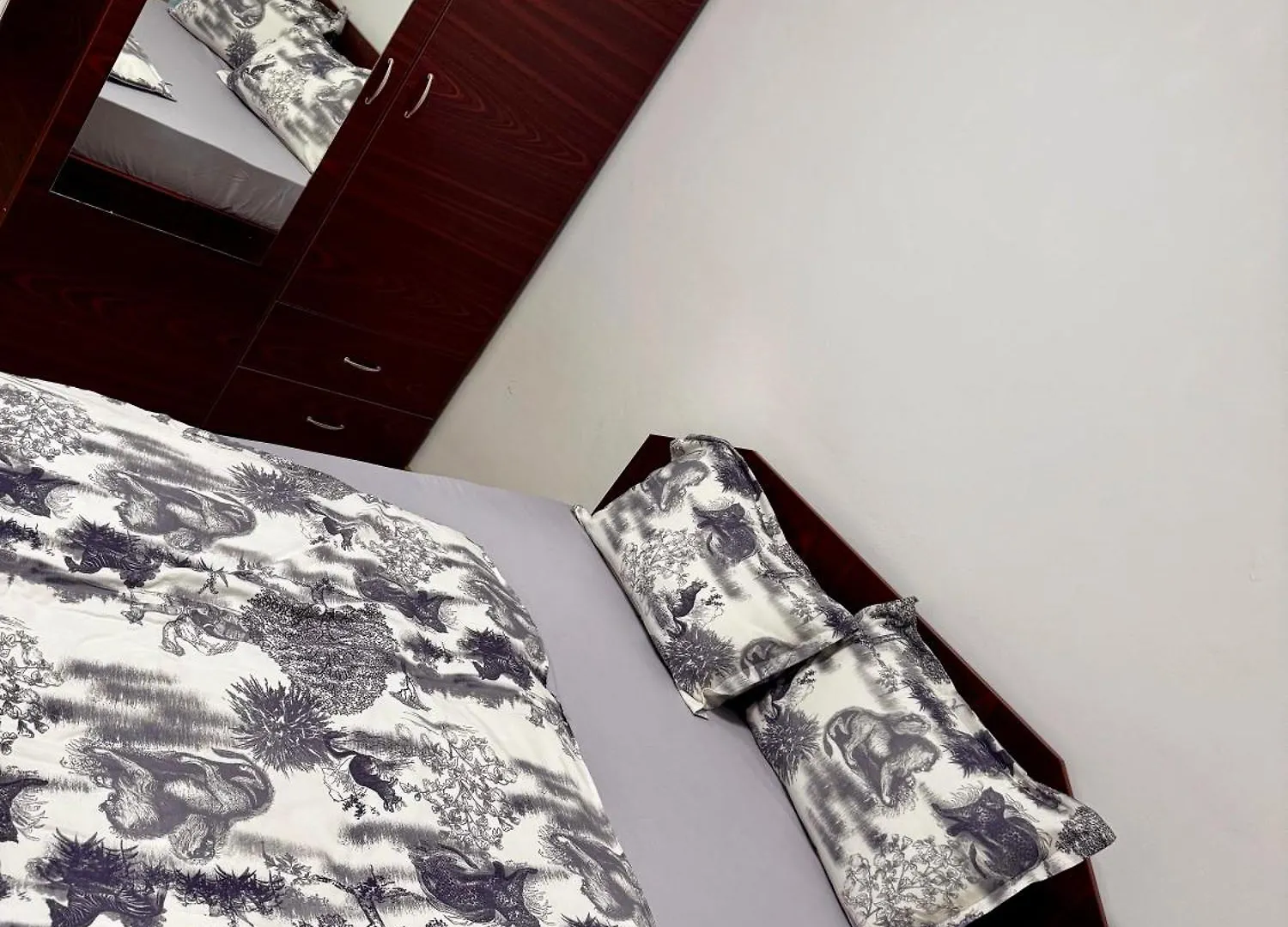 Home Efrem Bucharest Guest house