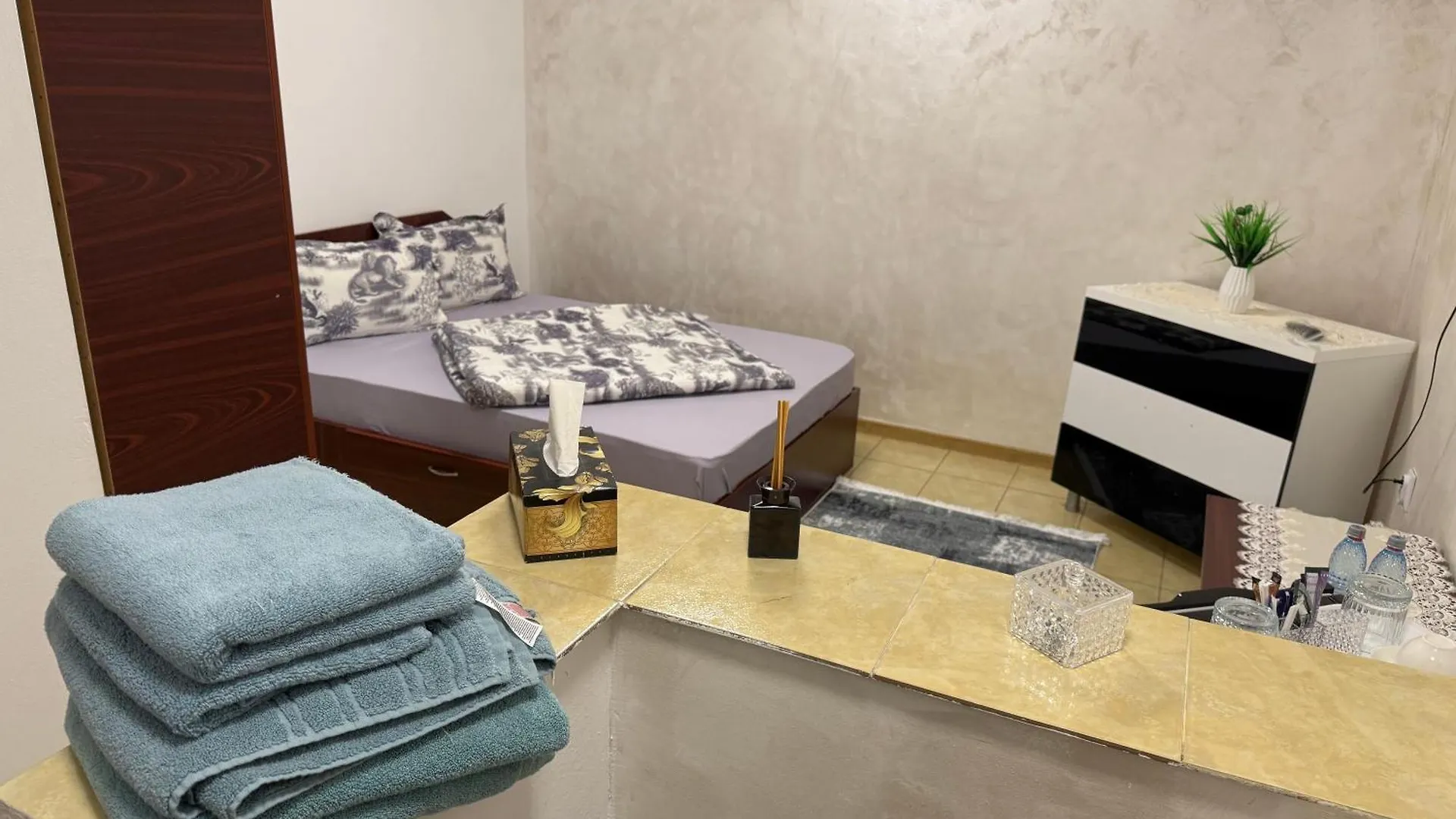 Guest house Home Efrem Bucharest